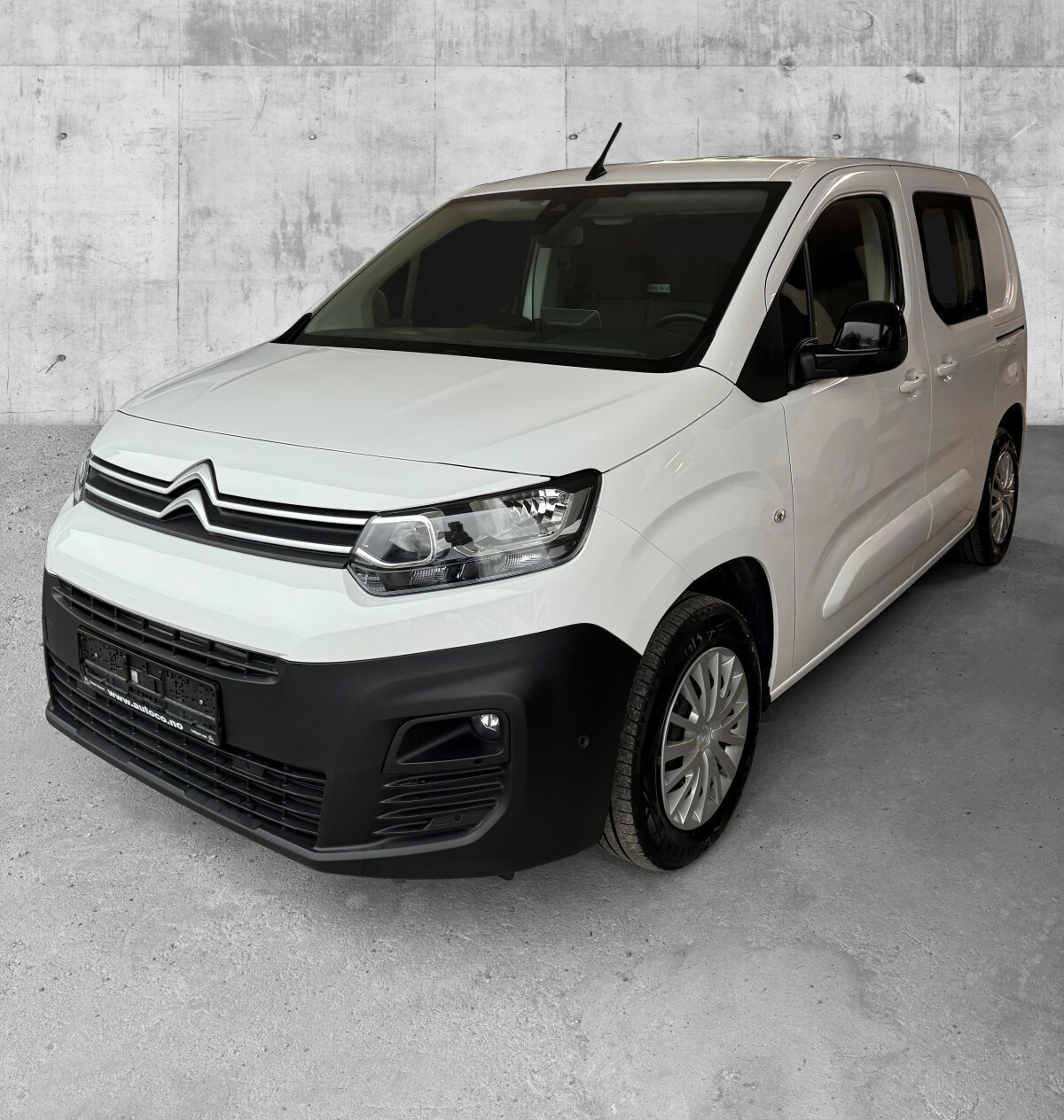 Citroën Berlingo avec très puissant turbodiesel EURO 6 BlueHDi 102HK. Édition PROFF bien équipée